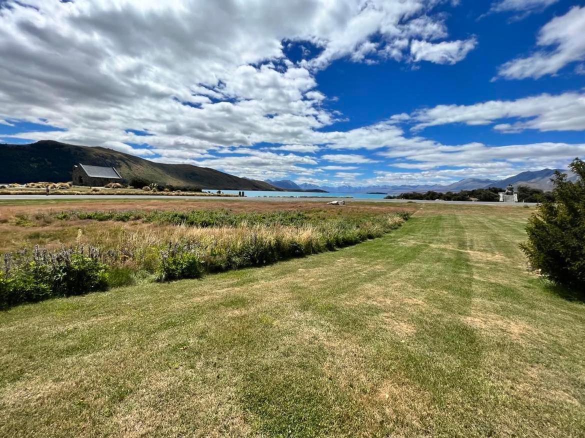 Church House Beside The Lake Lake Tekapo Exterior photo